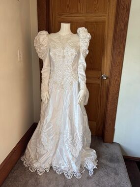 Vintage Bonny Lace Satin Wedding Dress Puff Sleeve Train Beaded Bridal SIZE 18